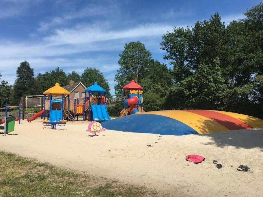 Camping De Pallegarste Chalet 119 Marienberg Zewnętrze zdjęcie